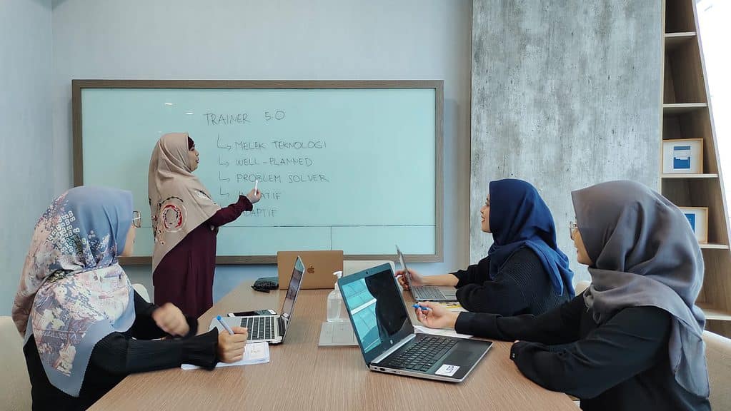 pelatihan adalah